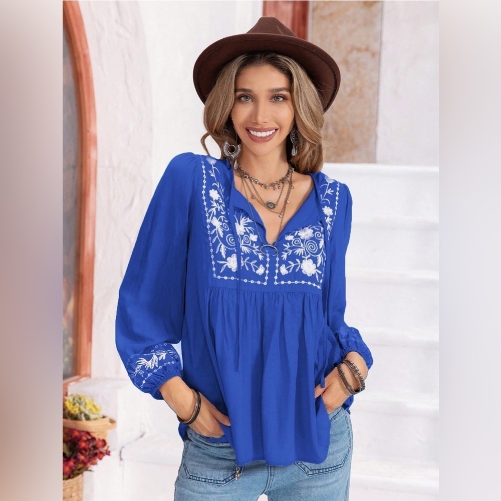 Graceful Floral Charm Balloon Sleeve Blouse